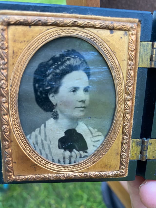 Elizabeth Arden \u2014 ambrotype, labeled 'My Mother's mother. Elizabeth Arden.'